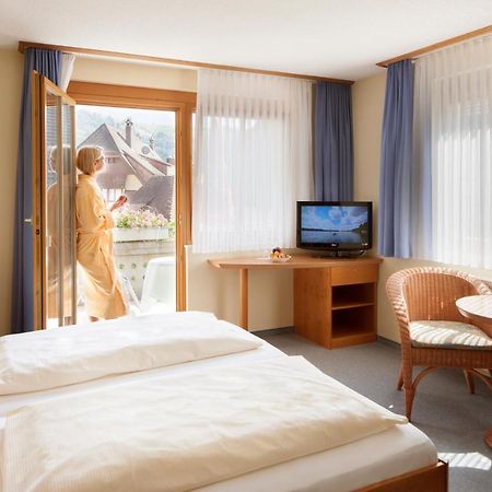Vier Loewen Hotel โชเนา อิม ชวาร์สวาล์ด ภายนอก รูปภาพ